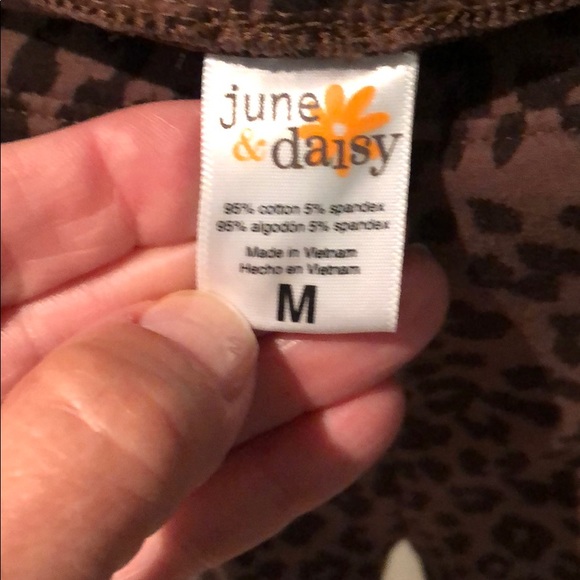 June and Daisy cropped stretchy pant. - Picture 3 of 3